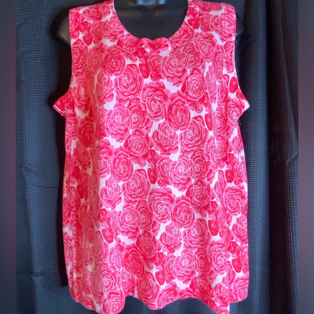 Avenue Floral Cotton Tank pink. NWT. Size 14/16